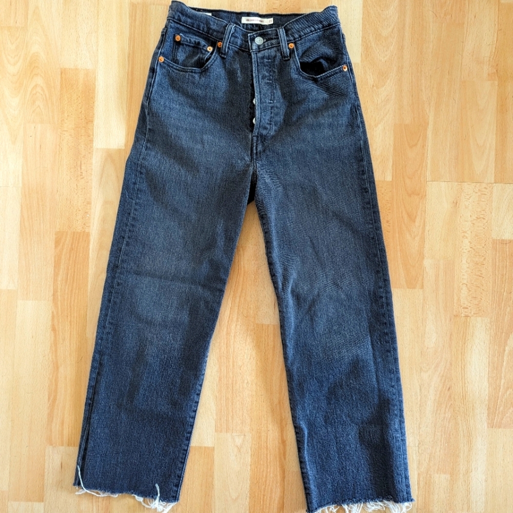 Levi's Premium 501 Ribcage Straight jeans, size 27, Off black